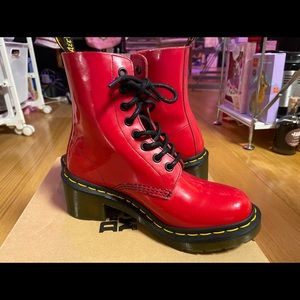 DR. MARTENS WOMEN'S LEATHER HEELED LACE UP BOOTS